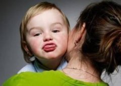 家长应该如何对待抽动症儿童