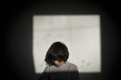 自闭症孩子孤独离群怎么办?